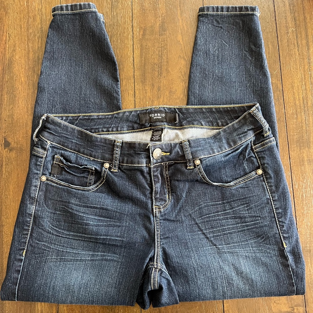 TORRID denim jean cropped zippered ankle pants size 14